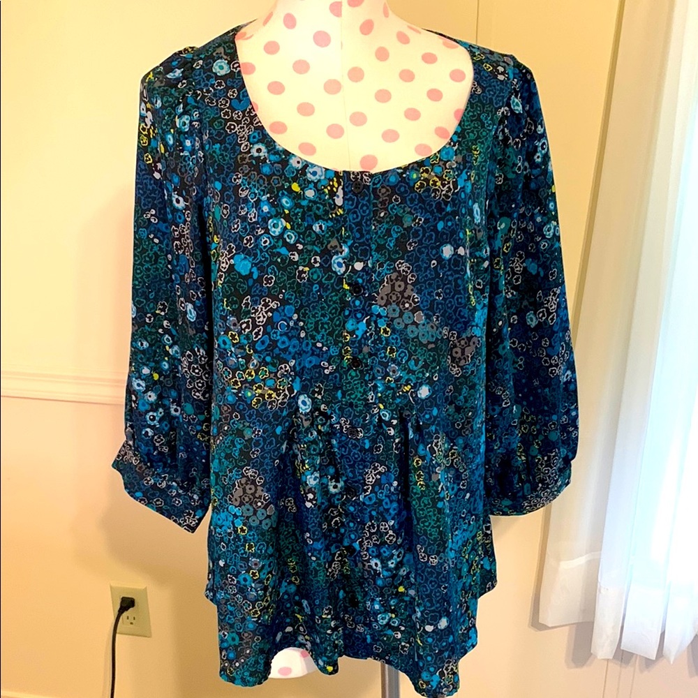 White Stag Floral Blue Women's Smock Top size Large (12-14) Like NEW Button down